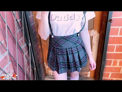 ❤️ ʻO ke kaikamahine kula e ʻū hohonu i kāna dick a hoʻopaʻa ʻia ma mua o nā papa. ❤️❌ Pono ia makou ﹏